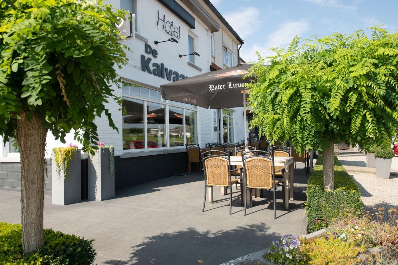 Hotel De Kalvaar Ninove Exteriör bild