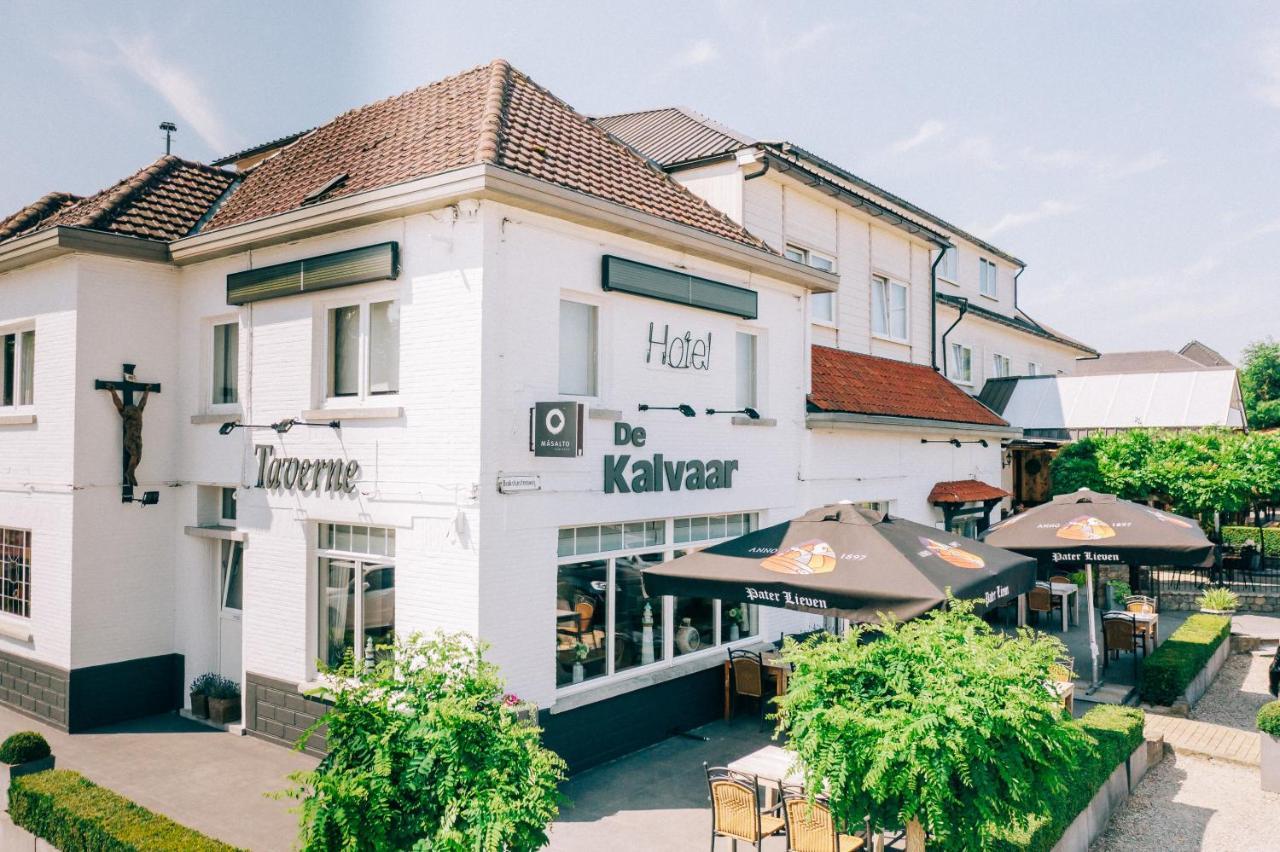Hotel De Kalvaar Ninove Exteriör bild